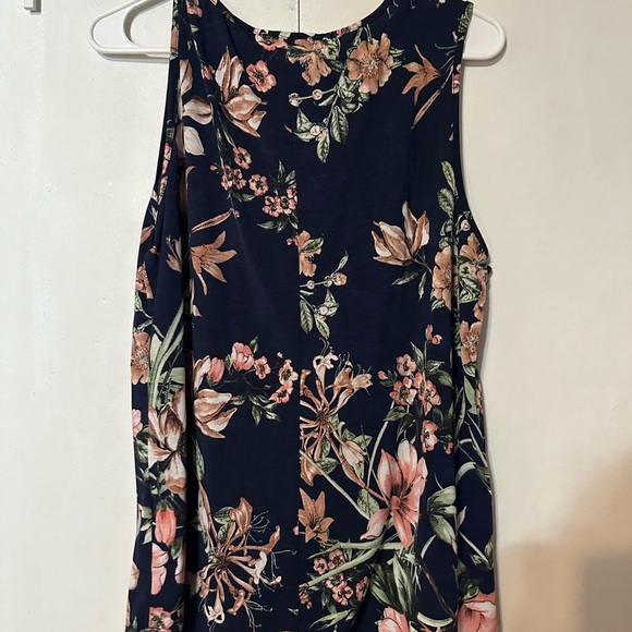 Corvia Large Tanktop Dress Shirt - Picture 3 of 4